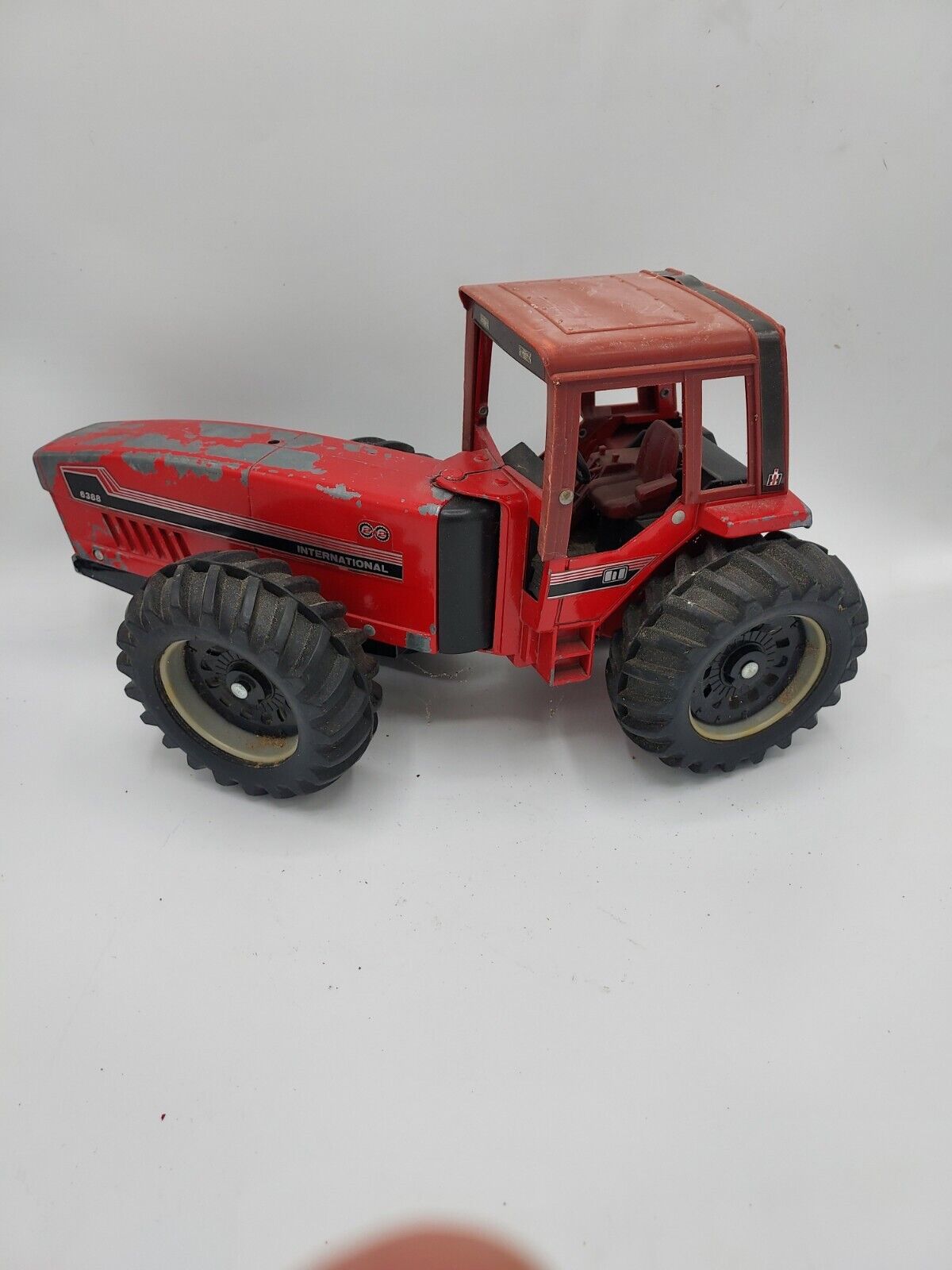 Vintage Ertl Toys International 6388 2+2 1/16 Scale Die Cast Metal Toy Tractor