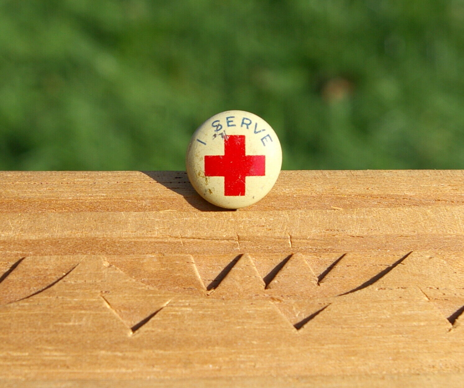 Red Cross I Serve 1/2" Metal Pinback Button