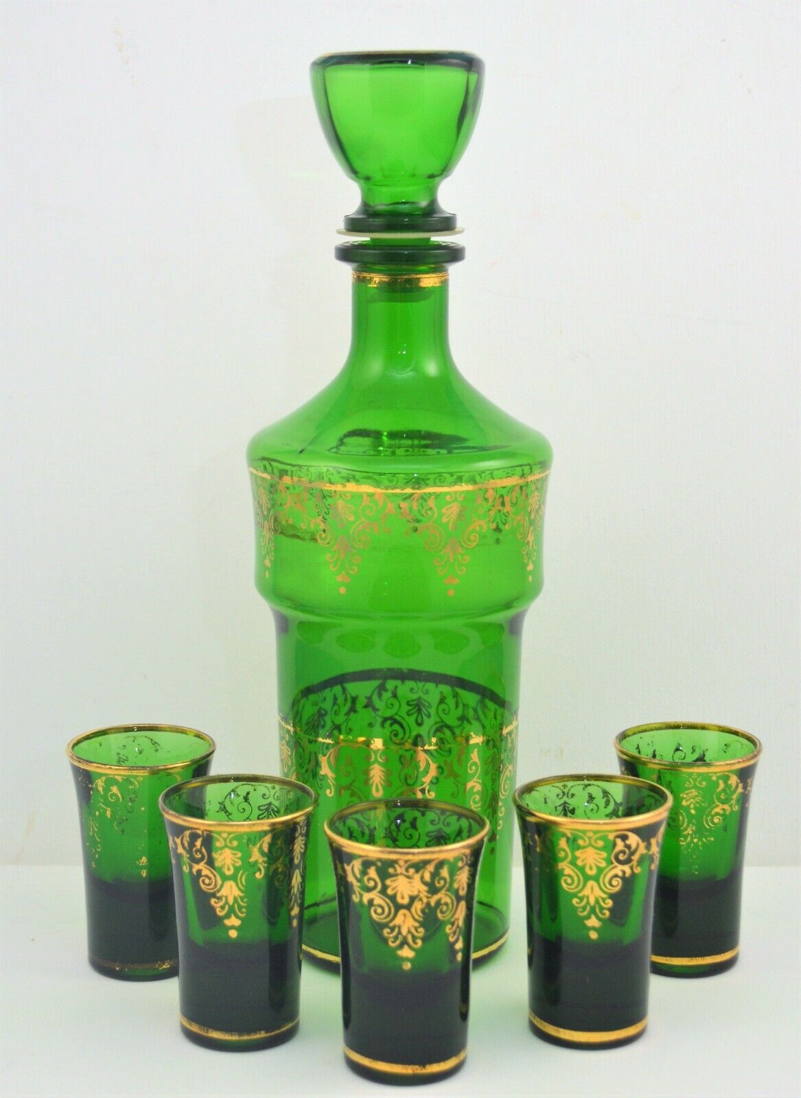 VINTAGE ITALIAN GLASS EMERALD GREEN DECANTER 5 SHOT GLASSES SET